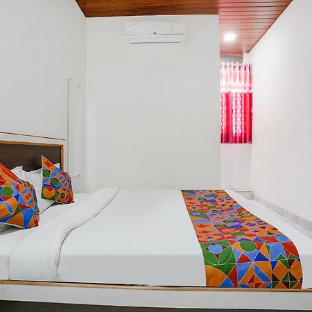 Fabexpress Sai Lodging I - Nr Nashik Railway Station Extérieur photo