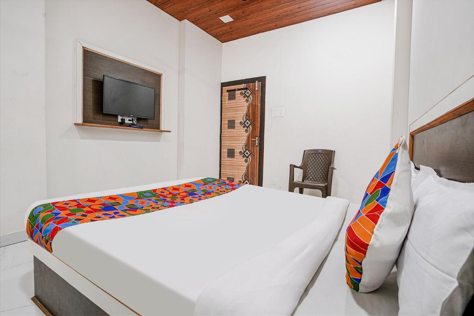 Fabexpress Sai Lodging I - Nr Nashik Railway Station Extérieur photo