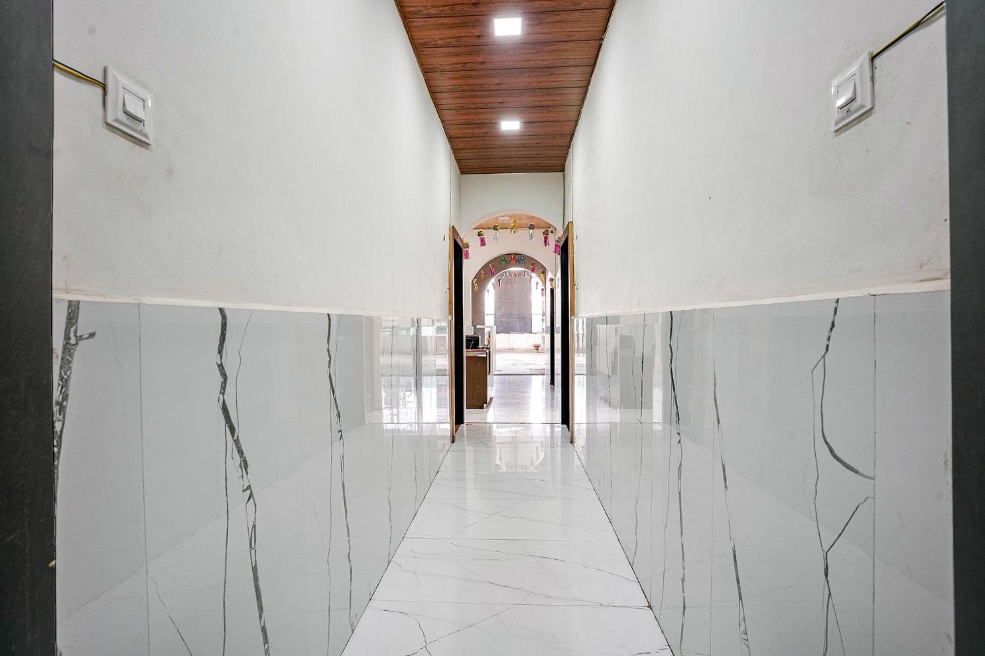 Fabexpress Sai Lodging I - Nr Nashik Railway Station Extérieur photo