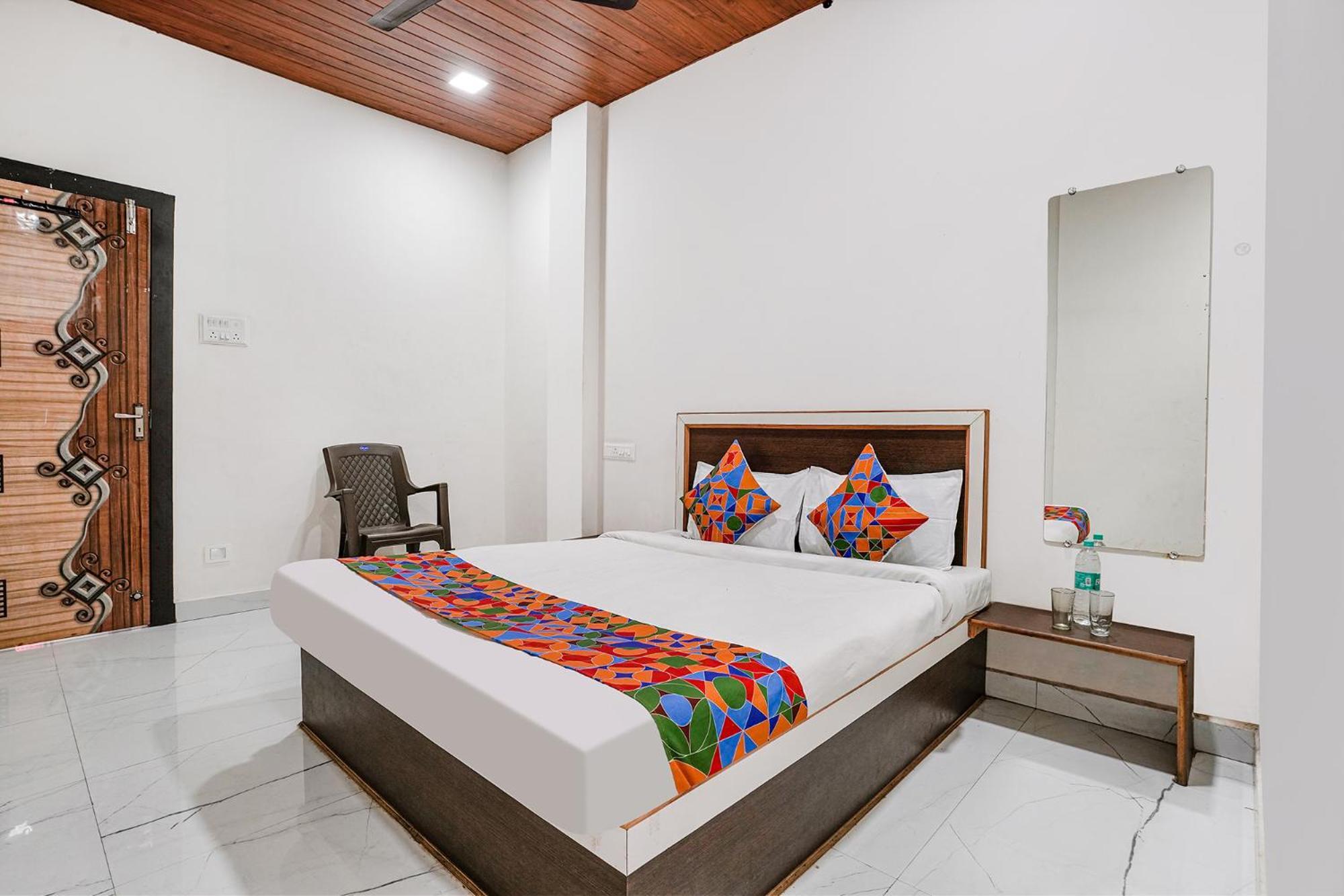 Fabexpress Sai Lodging I - Nr Nashik Railway Station Extérieur photo
