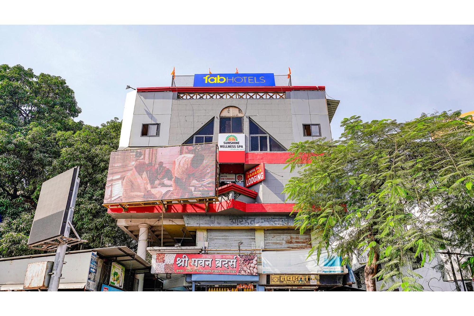 Fabexpress Sai Lodging I - Nr Nashik Railway Station Extérieur photo